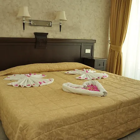 Sweet Hotel